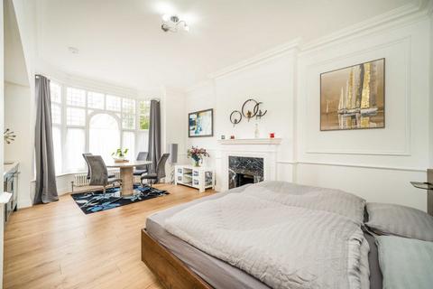 undefined, Hampton Road, Twickenham TW2