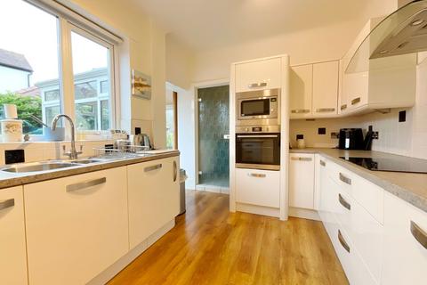 5 bedroom detached house for sale, Waterloo Road, Southport PR8