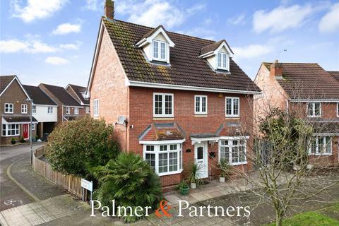 5 bedroom detached house for sale, Wickham Crescent, Essex CM1
