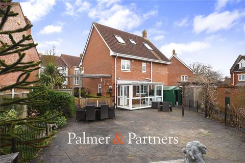 5 bedroom detached house for sale, Wickham Crescent, Essex CM1