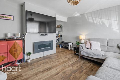 3 bedroom semi-detached house for sale, Oriole Way, Aylesford