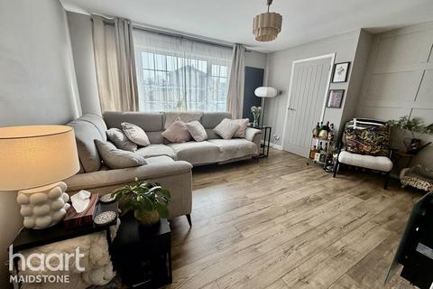 3 bedroom semi-detached house for sale, Oriole Way, Aylesford