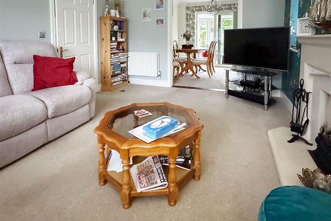 4 bedroom detached house for sale, May Close, Littlehampton BN17
