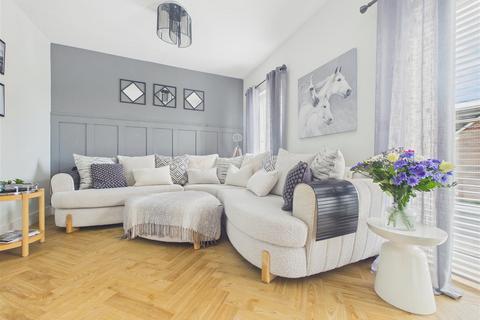 4 bedroom end of terrace house for sale, Rowan Drive, Branston, Burton-On-Trent