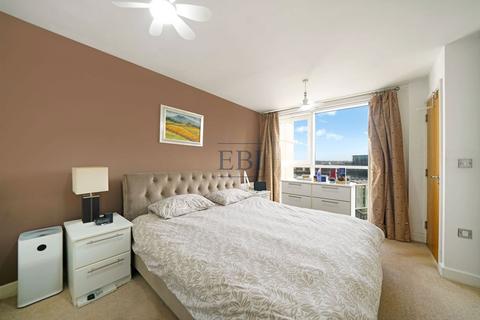 3 bedroom apartment for sale, Alaska Apartments, 22 Western Gateway, London, E16