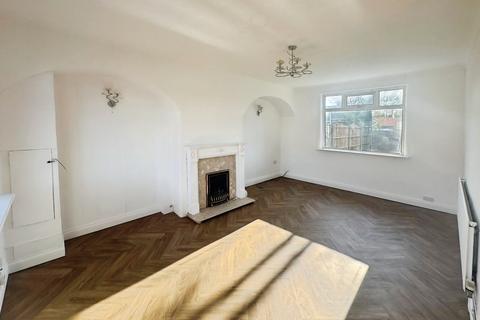 3 bedroom terraced house to rent, Bluebell Avenue, Standish, Wigan, WN6