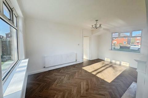 3 bedroom terraced house to rent, Bluebell Avenue, Standish, Wigan, WN6