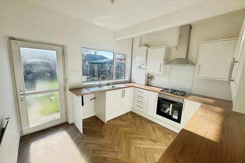 3 bedroom terraced house to rent, Bluebell Avenue, Standish, Wigan, WN6
