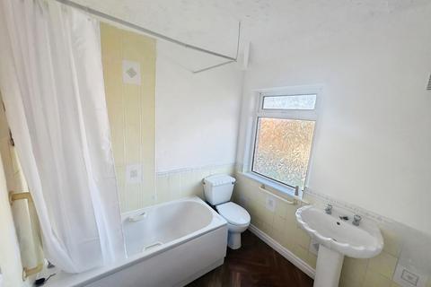 3 bedroom terraced house to rent, Bluebell Avenue, Standish, Wigan, WN6