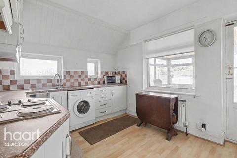 2 bedroom detached bungalow for sale, Nottingham Road, Clacton-On-Sea