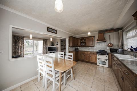 5 bedroom detached house for sale, Tonbridge Road, Maidstone ME18