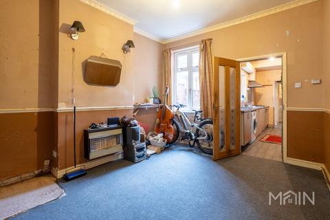 3 bedroom terraced house for sale, Grove Road, Leicester LE5