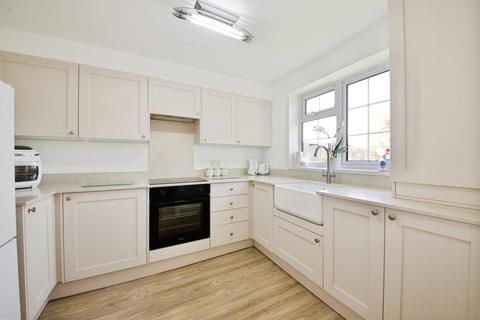 2 bedroom flat for sale, Crofton Way, Enfield, EN2