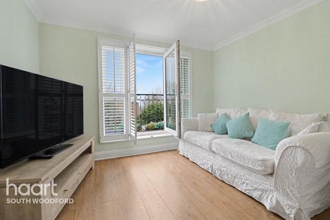 2 bedroom apartment for sale, Victoria Road, BUCKHURST HILL