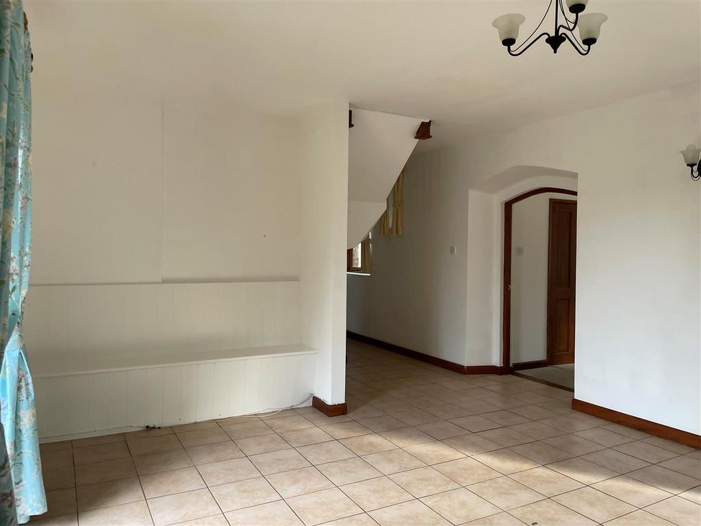 Living Room 3.jpg
