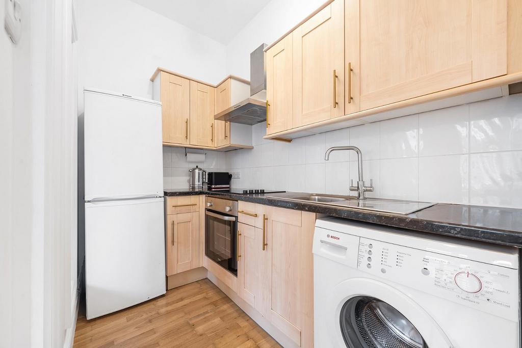 Kitchen.JPG