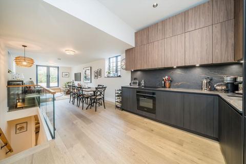 undefined, St. Andrew's Square, Surbiton KT6
