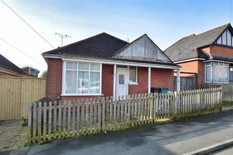 2 bedroom detached bungalow for sale, BINSTEAD VILLAGE