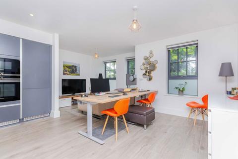 1 bedroom flat to rent, Wolverton Gardens, London W6