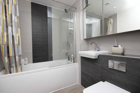 1 bedroom flat to rent, Wolverton Gardens, London W6