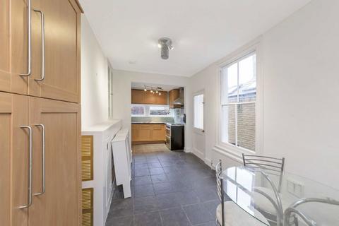 3 bedroom terraced house to rent, Wimbledon Road, London SW17