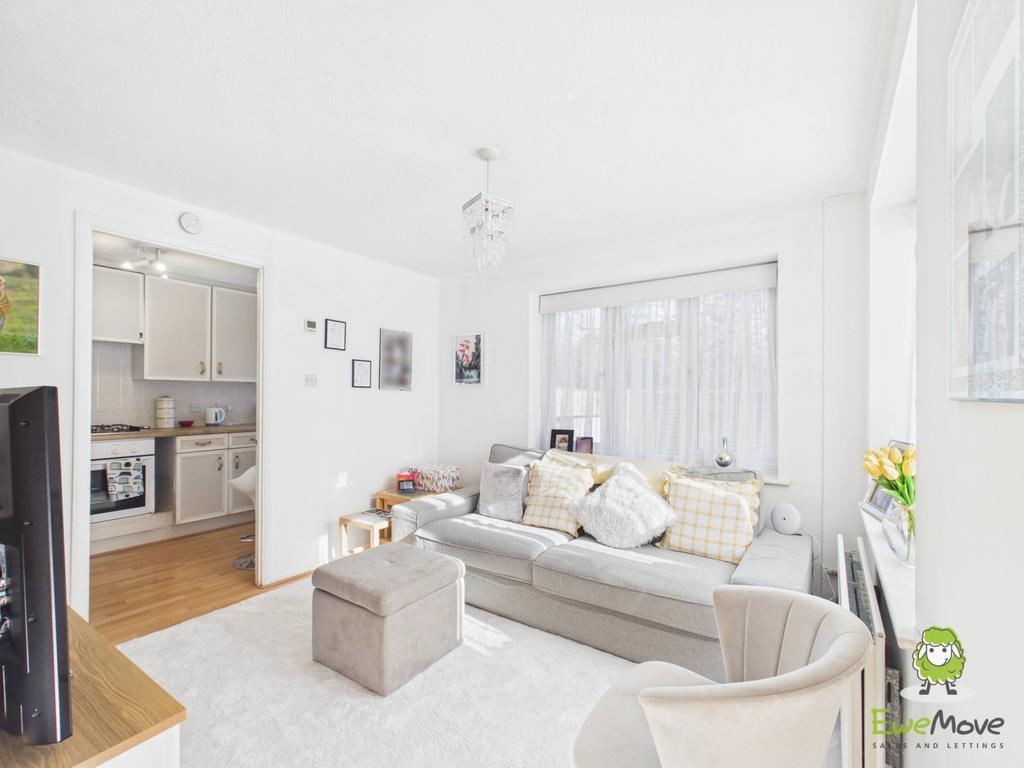 Ewe Move Estate Agents Basingstoke - Long Copse Cha