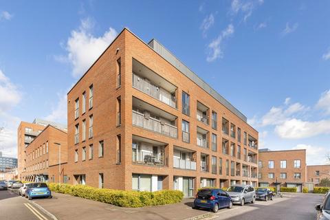 1 bedroom flat to rent - Edwin Street, London E16
