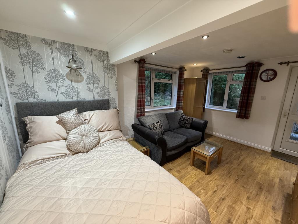 Lounge/Bedroom