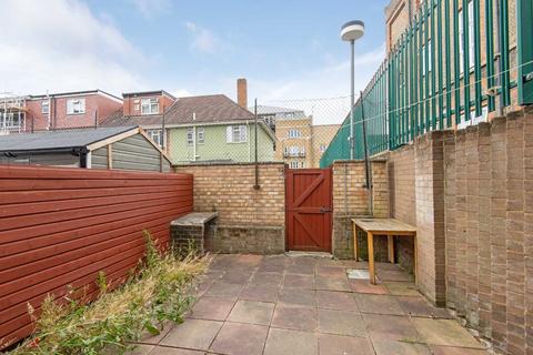 undefined, Aston Street, London E14