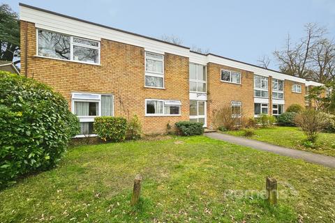 Stanton Drive, Fleet, Hampshire