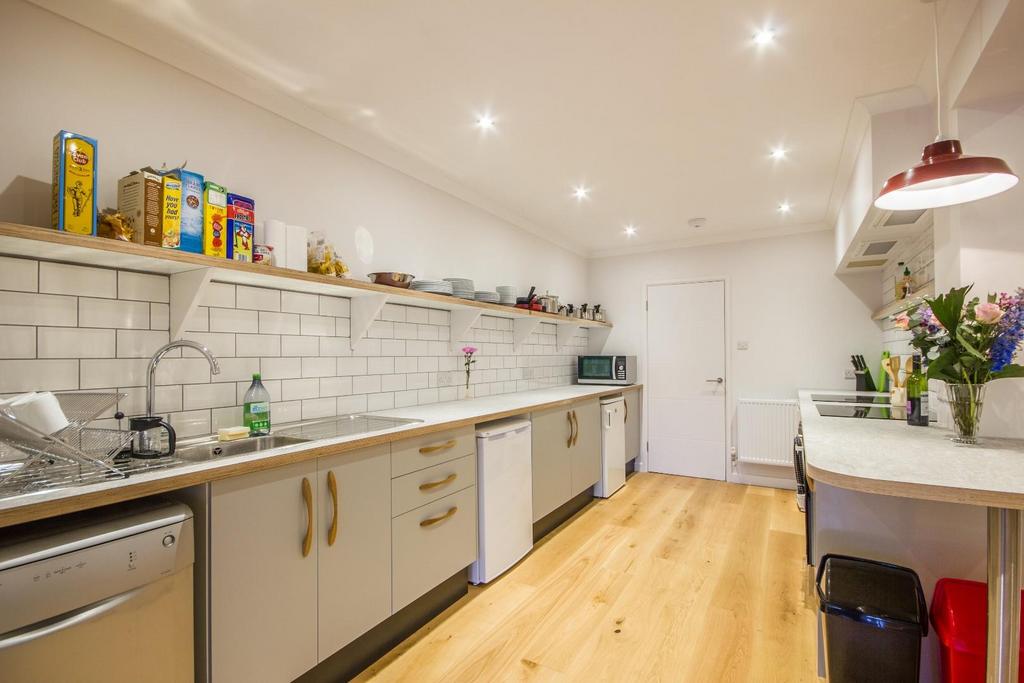 02 SC Kitchen end.jpg