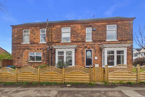 4 bedroom end of terrace house for sale, Westbourne Grove, Hessle
