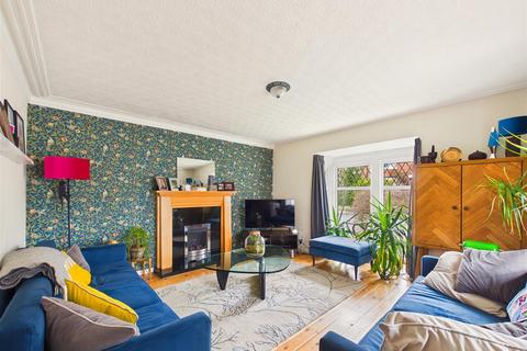 4 bedroom end of terrace house for sale, Westbourne Grove, Hessle
