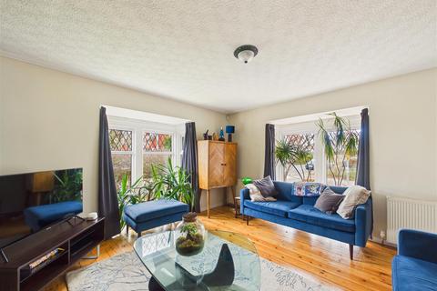 4 bedroom end of terrace house for sale, Westbourne Grove, Hessle