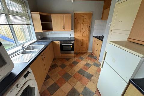 3 bedroom semi-detached house for sale, Hillcrest Road, Queensbury, Bradford