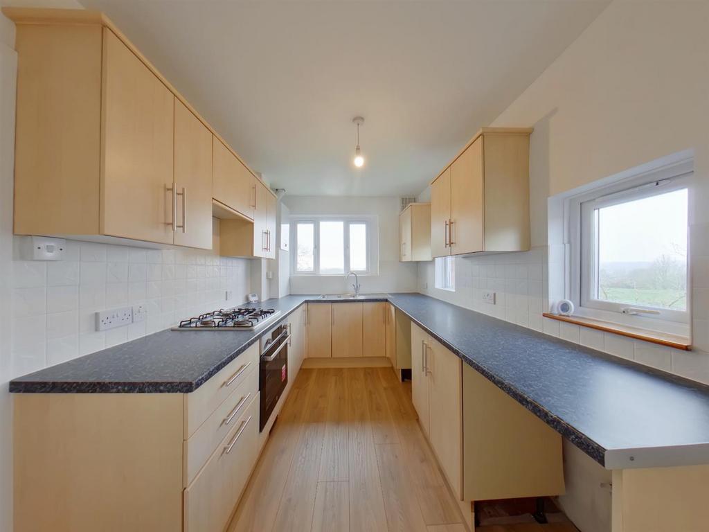 Kitchen 2.jpg