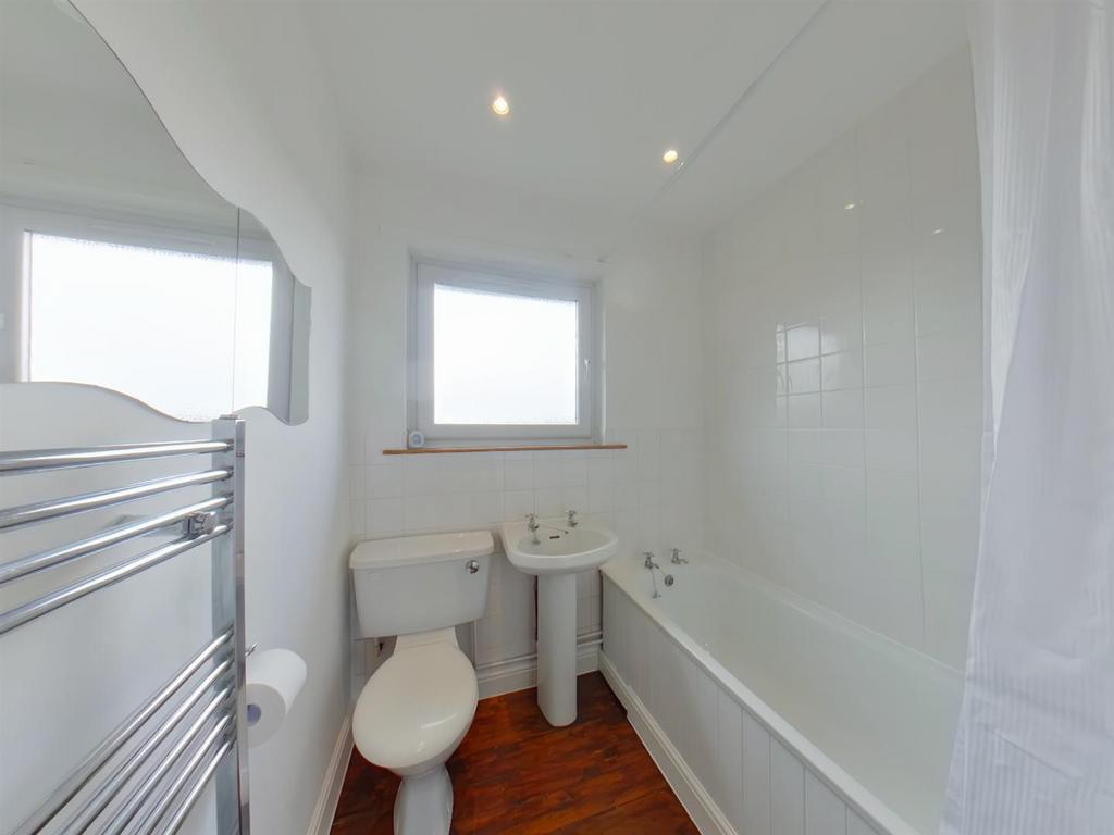 Bathroom (8).jpg