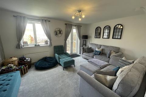 3 bedroom semi-detached house for sale, Ivy Way, Pelton, Chester-le-Street
