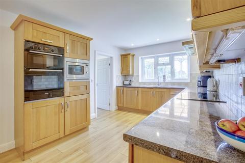 5 bedroom detached house for sale, North Road, Widmer End HP15