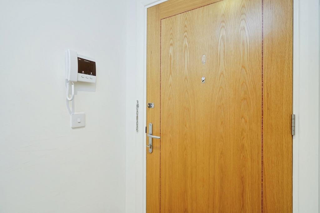 Pbox-IMG.jpg