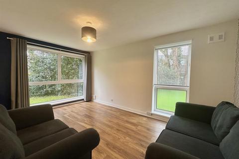 2 bedroom apartment to rent, Hackness Road, Manchester M21
