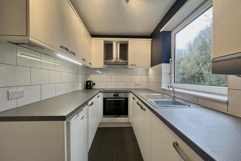 2 bedroom apartment to rent, Hackness Road, Manchester M21
