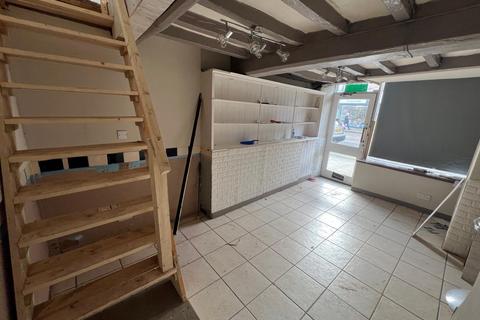 Terraced house for sale, 72 West Gate, Mansfield, Nottinghamshire NG18 1RR