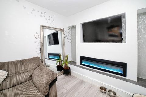 3 bedroom semi-detached house for sale, Mercia Court, SUTTON-IN-ASHFIELD, Nottinghamshire, NG17