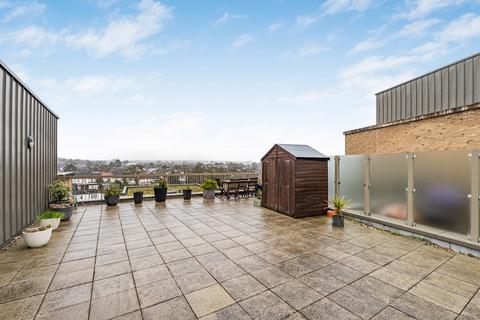 undefined, Connersville Way, Croydon, CR0