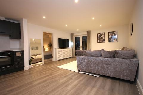 1 bedroom apartment to rent, ANDREWS CLOSE, EPSOM, KT17