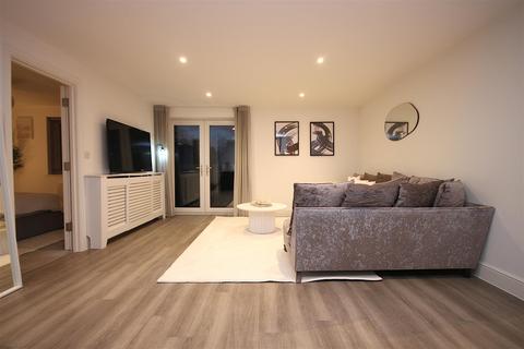 1 bedroom apartment to rent, ANDREWS CLOSE, EPSOM, KT17