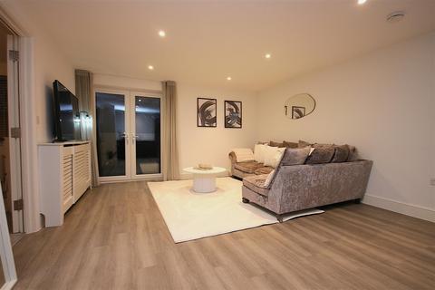 1 bedroom apartment to rent, ANDREWS CLOSE, EPSOM, KT17