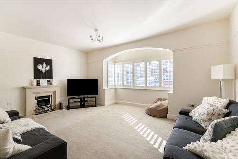 undefined, Rothesay Avenue, Richmond, TW10