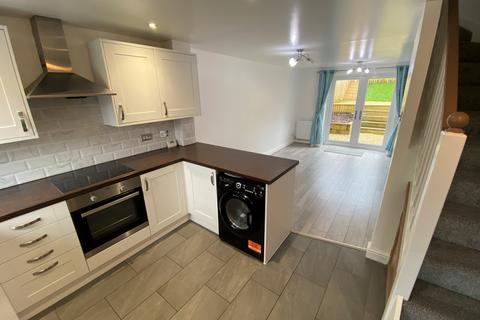 2 bedroom terraced house to rent, Tennyson Way, Killay, Swansea